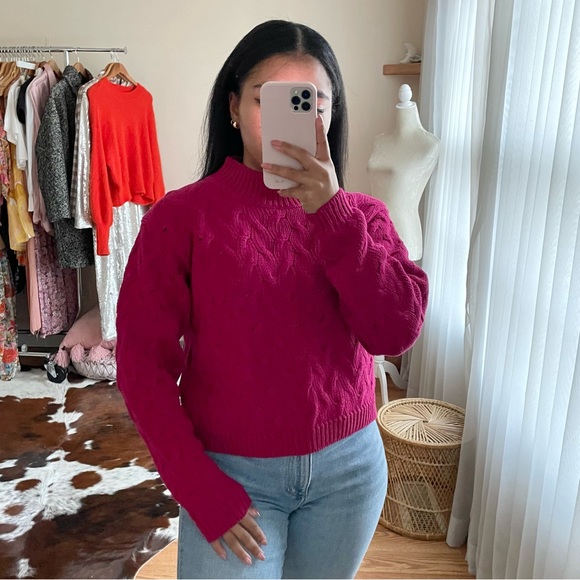 Vintage Sweaters - Vintage Fuchsia Cropped Cableknit Sweater Size S
